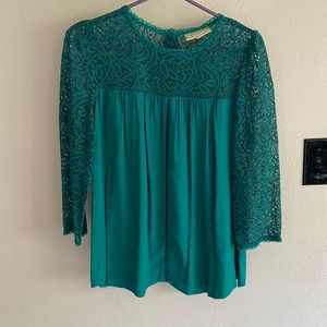 Gorgeous emerald green lace top
